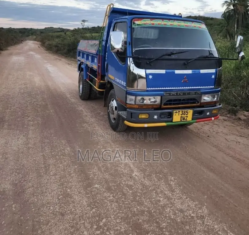 Mitsubishi Canter Tiper