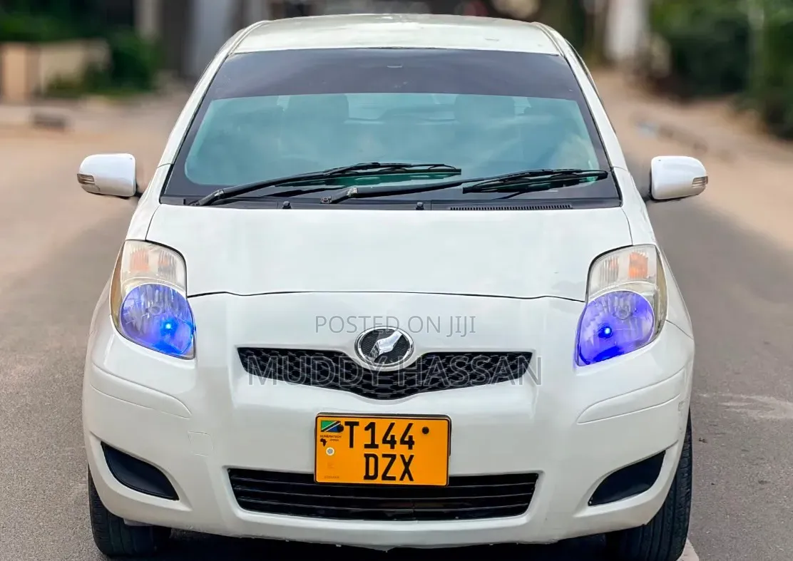 Toyota Vitz 2007 White