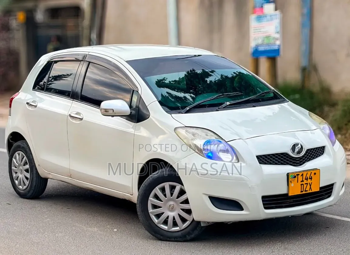 Toyota Vitz 2007 White