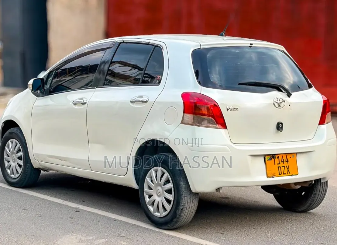 Toyota Vitz 2007 White