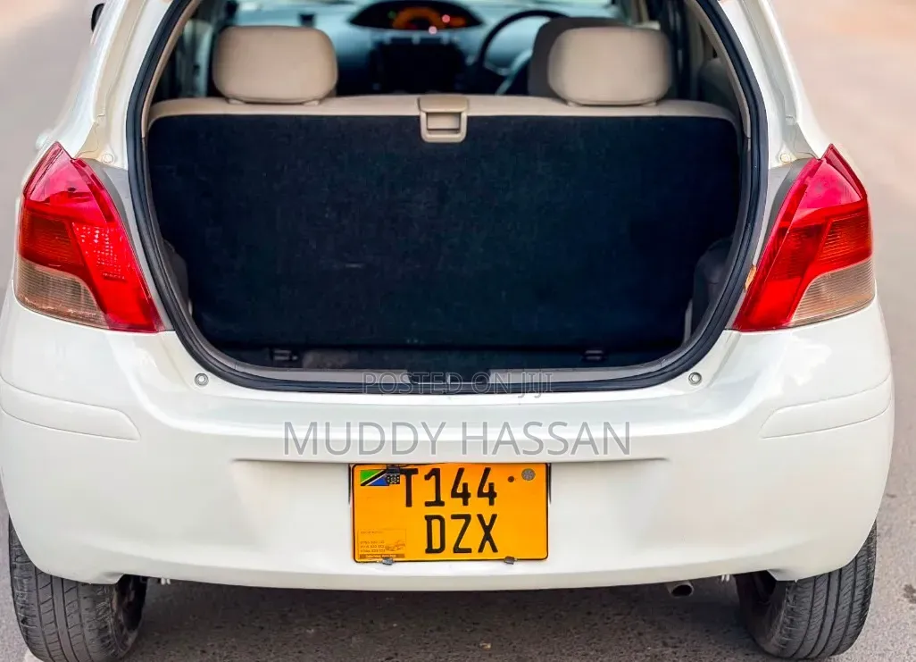 Toyota Vitz 2007 White