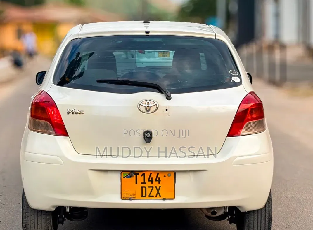 Toyota Vitz 2007 White