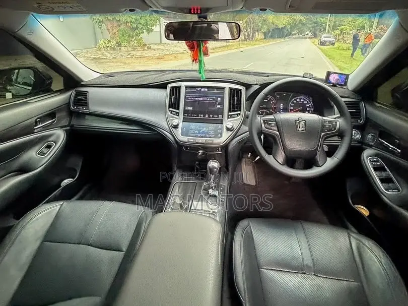 Toyota Crown 2013 Black