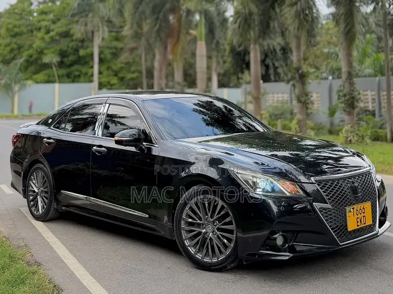 Toyota Crown 2013 Black