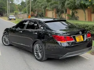 Toyota Crown 2013 Black