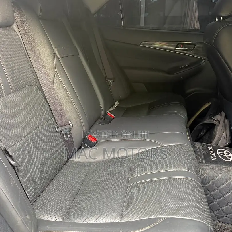 Toyota Crown 2013 Black