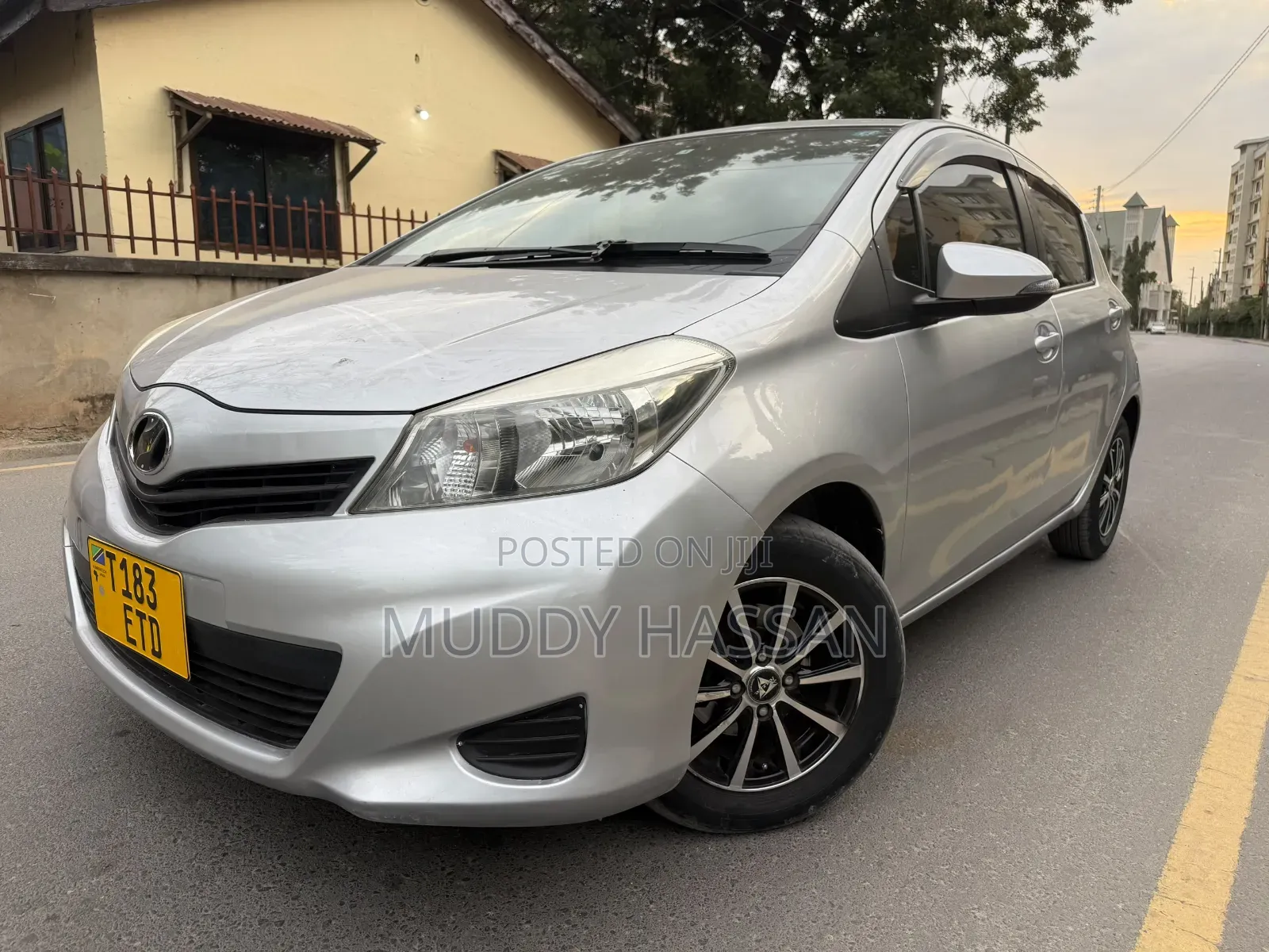 Toyota Vitz 2014 Silver
