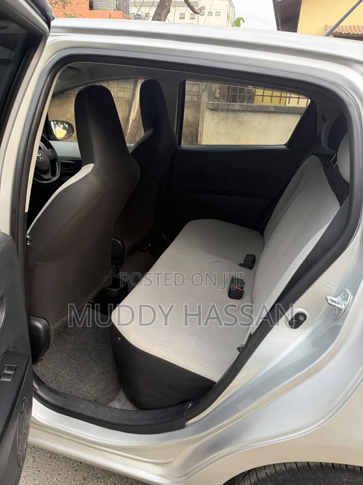 Toyota Vitz 2014 Silver