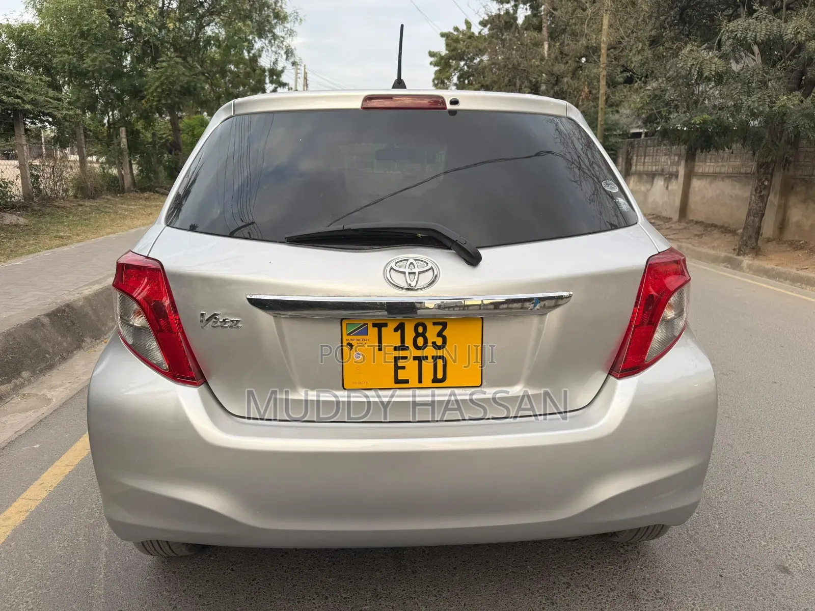Toyota Vitz 2014 Silver