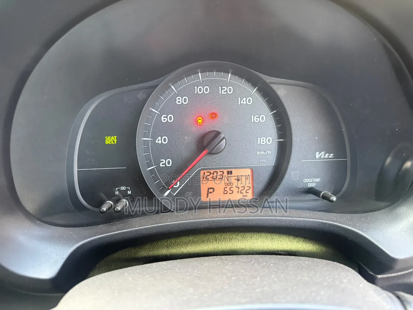 Toyota Vitz 2014 Silver