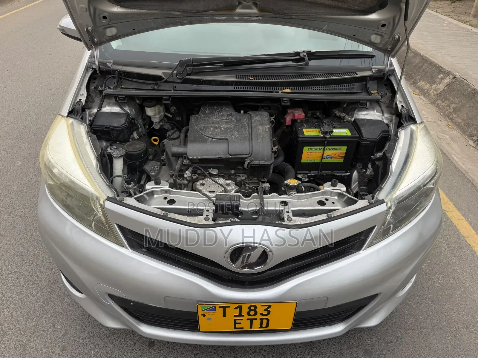 Toyota Vitz 2014 Silver