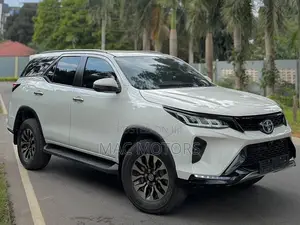 Toyota Fortuner 2019 White
