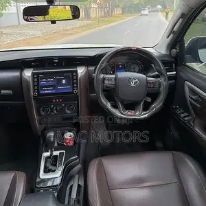 Toyota Fortuner 2019 White