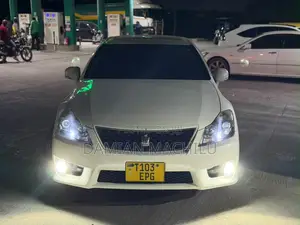 Toyota Crown 2012 White