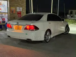 Toyota Crown 2012 White
