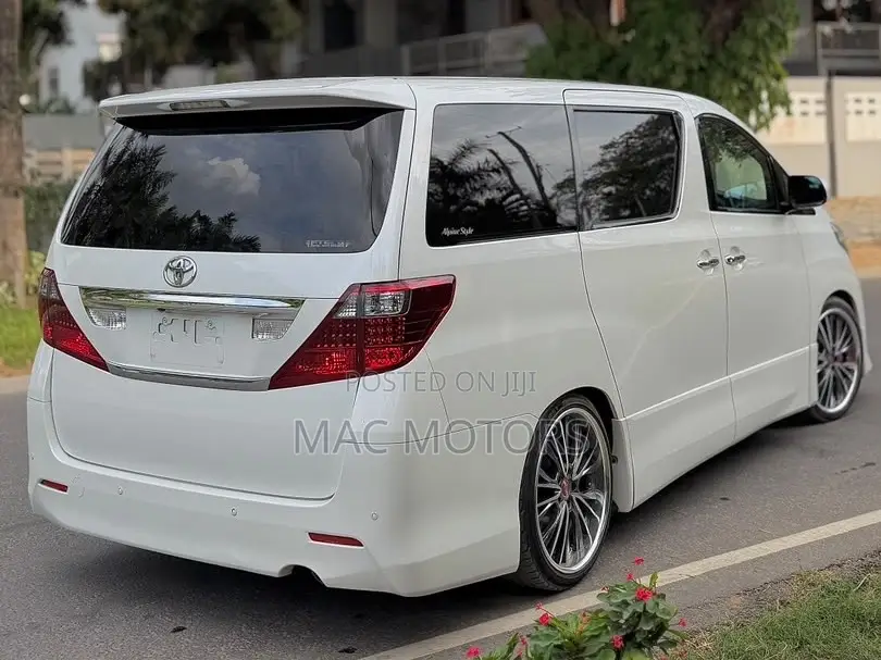 Toyota Alphard 2010 White