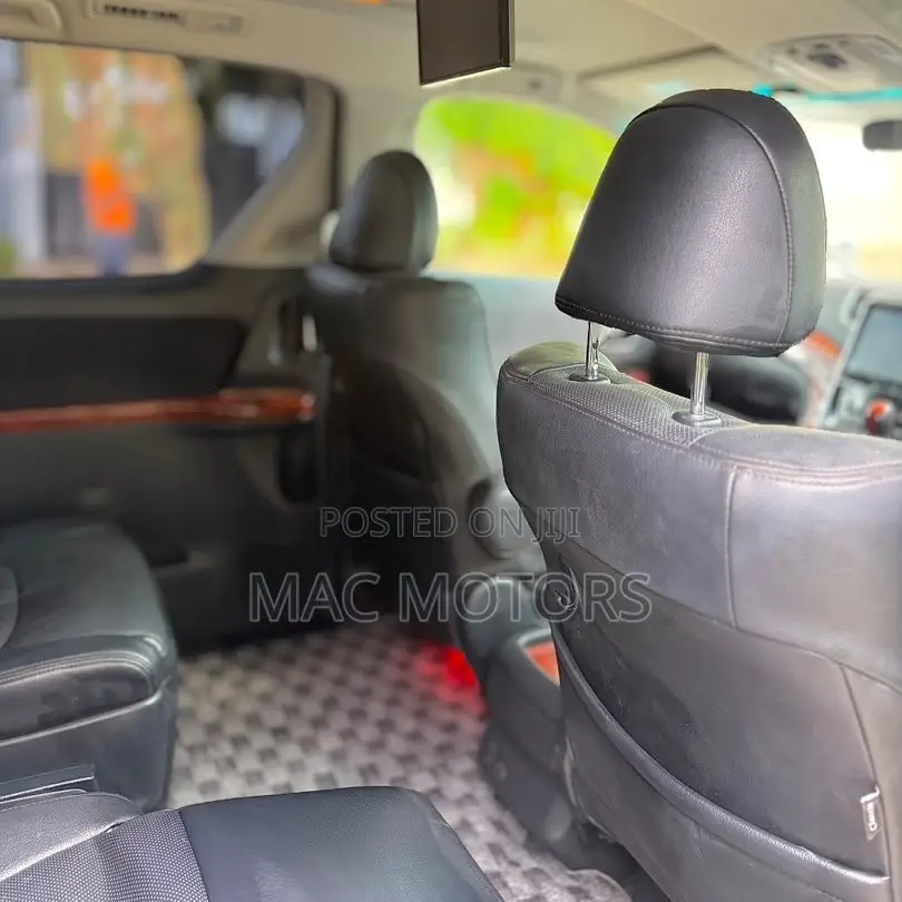 Toyota Alphard 2010 White