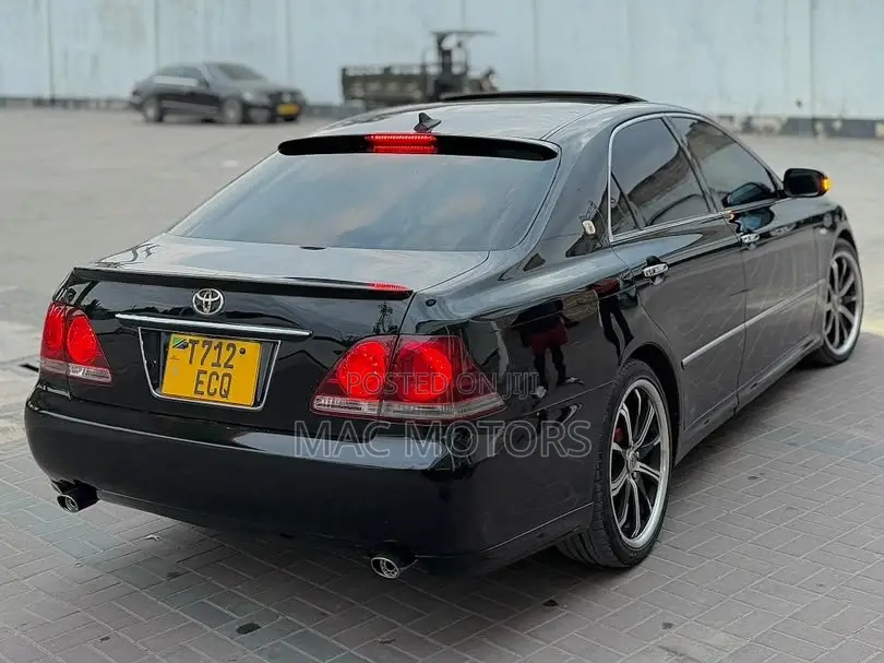 Toyota Crown 2006 Black
