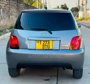 Toyota IST 2005 Gray