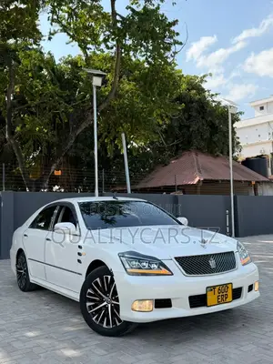 Toyota Crown 2006 White