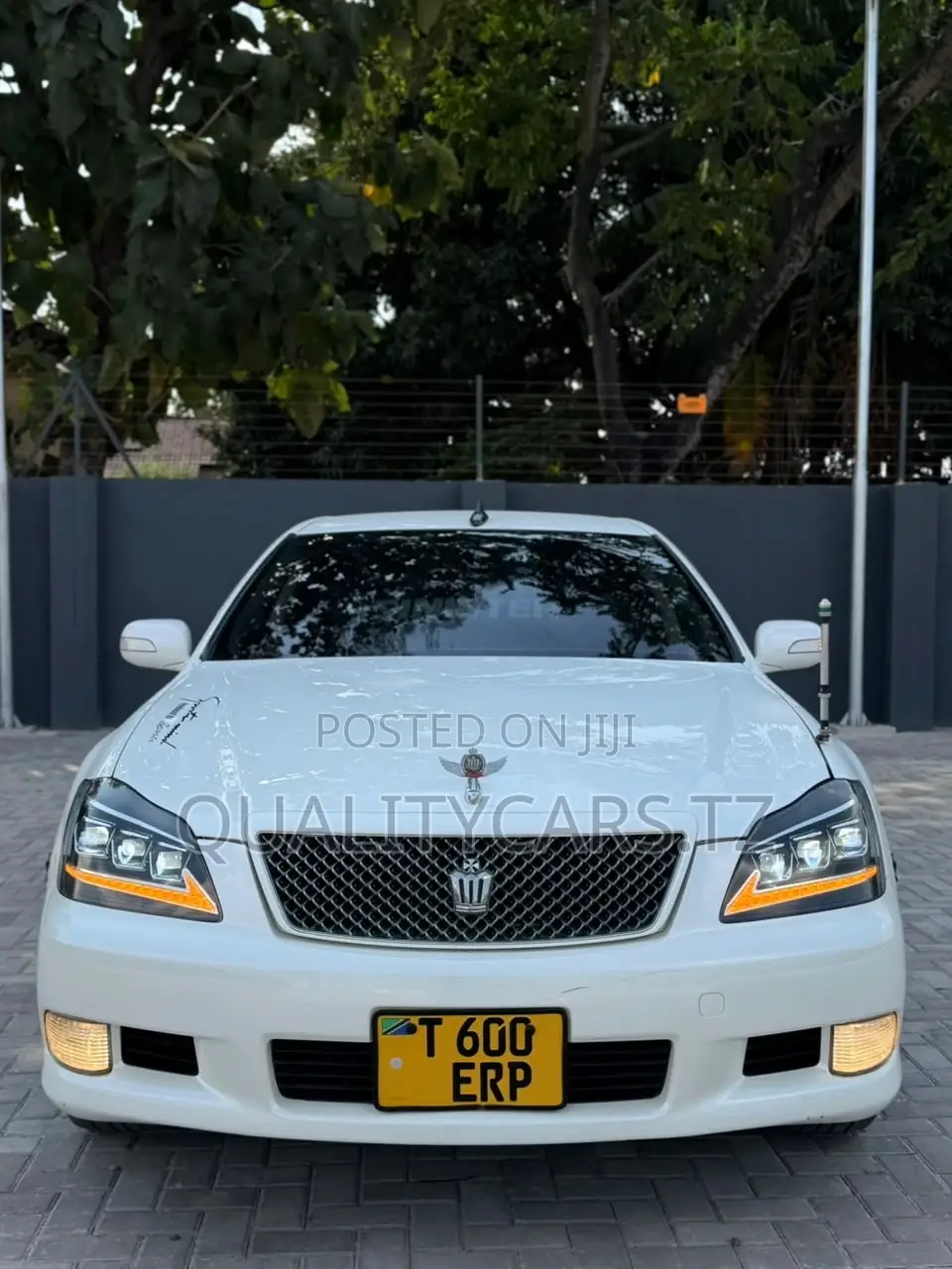 Toyota Crown 2006 White