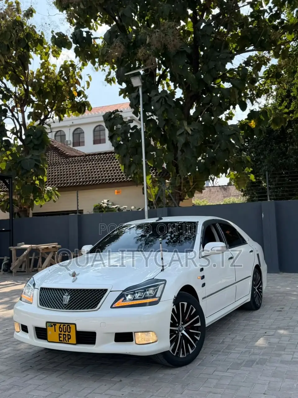 Toyota Crown 2006 White