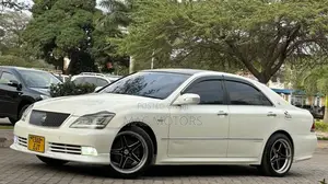 Toyota Crown 2004 White