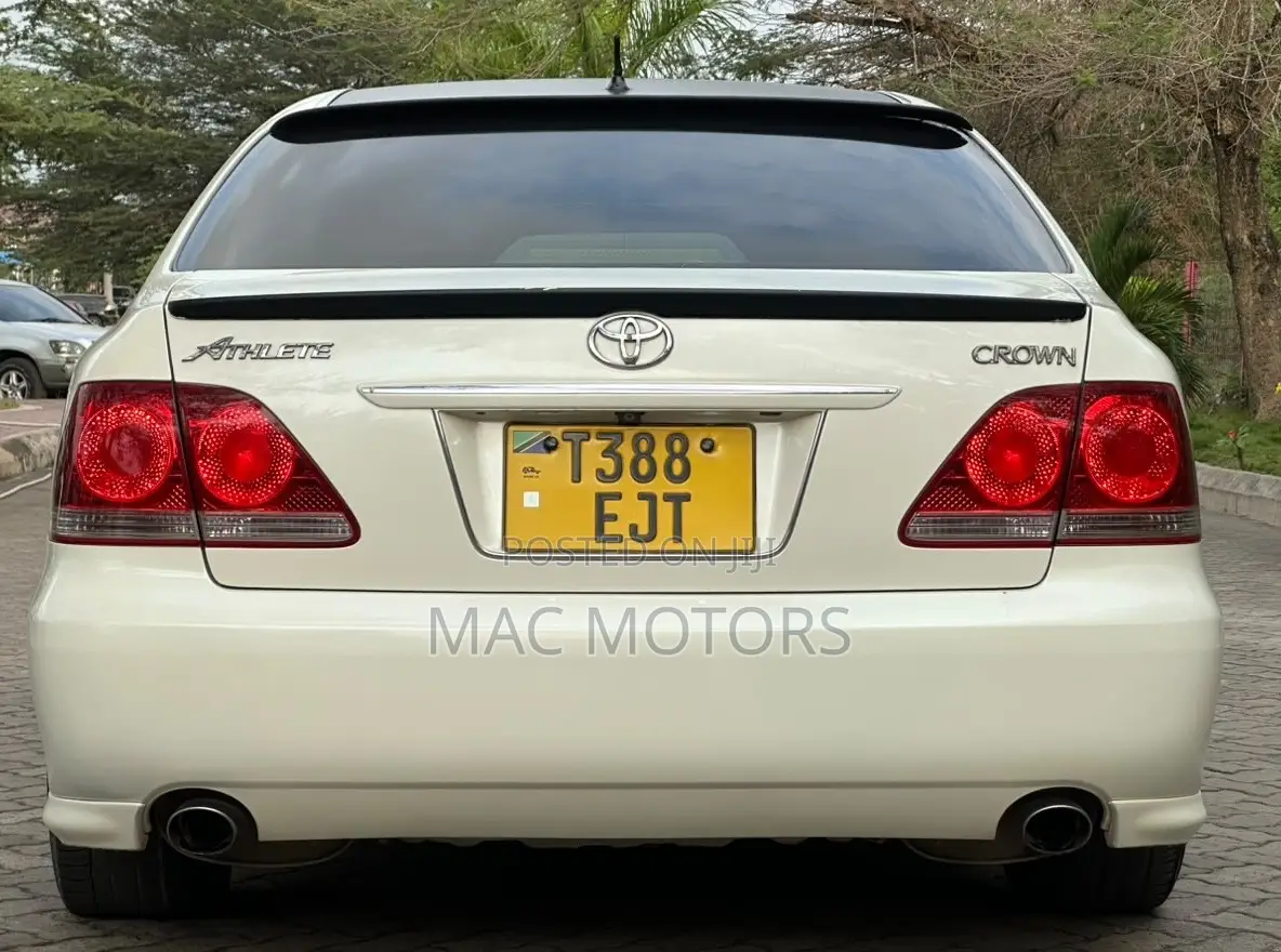 Toyota Crown 2004 White