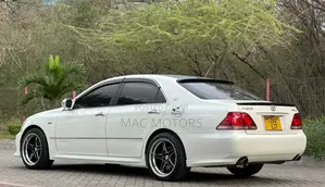 Toyota Crown 2004 White