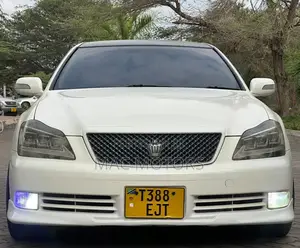 Toyota Crown 2004 White
