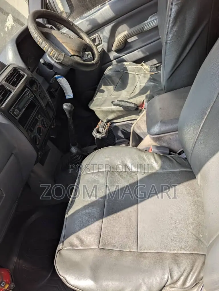 Toyota Land Cruiser Prado 2002 Silver