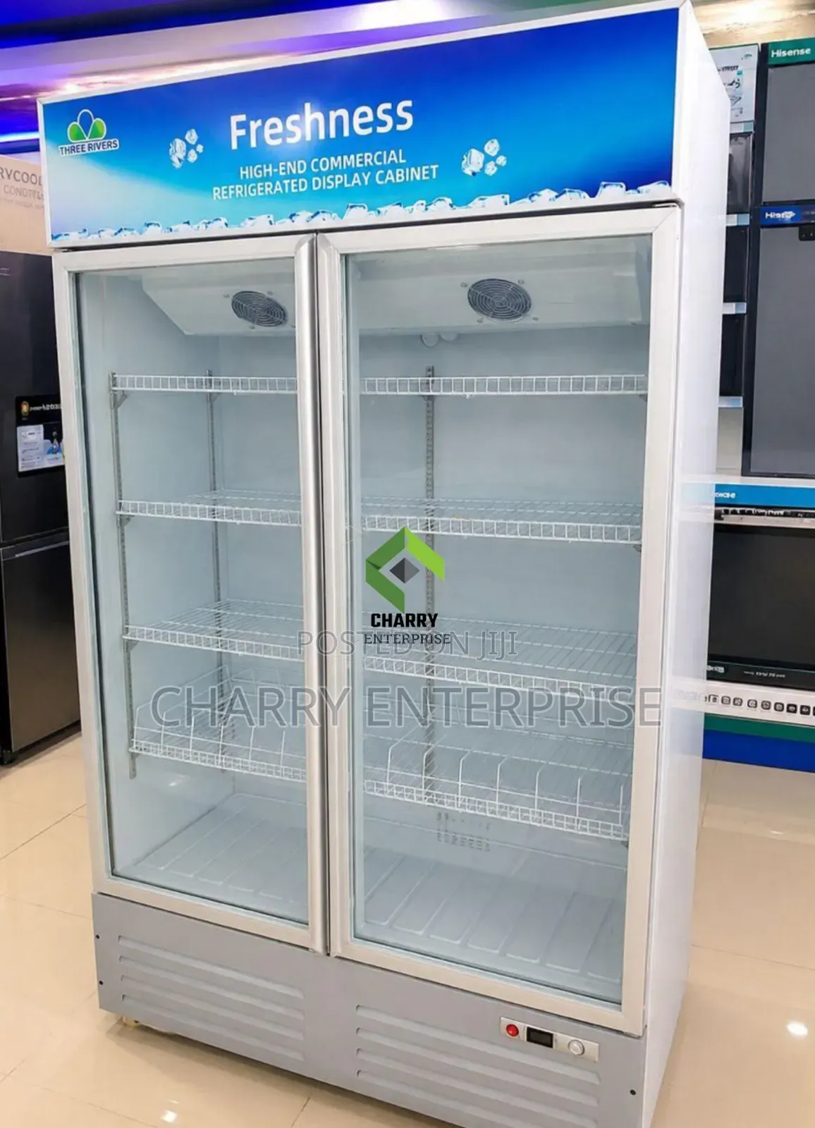 Three Rivers Showcase Fridge Beverage Cooler Perfect for Business 650l