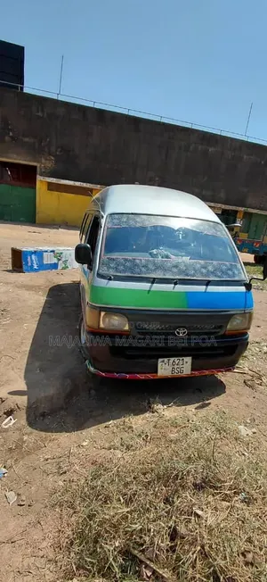 Toyota HiAce 2006 Silver