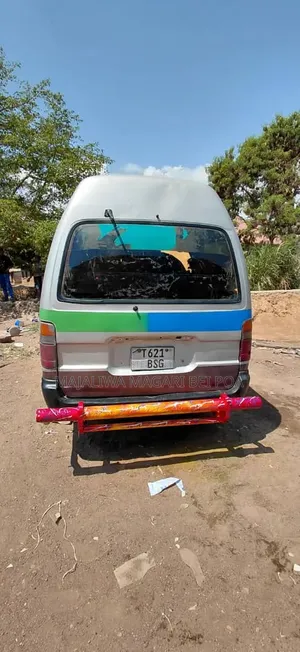 Toyota HiAce 2006 Silver