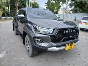 Toyota Hilux 2020 Gray