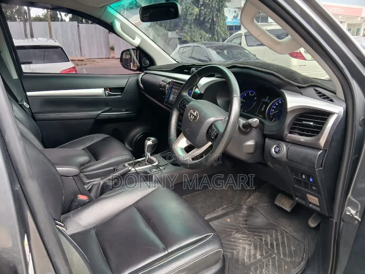 Toyota Hilux 2020 Gray