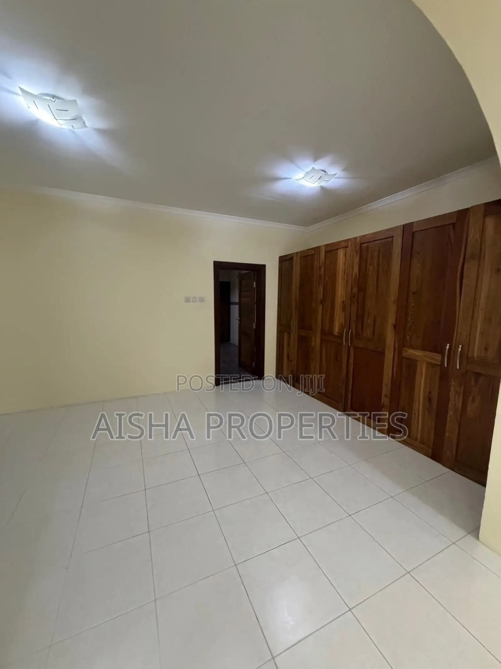 5bdrm House in Ada Estate for rent