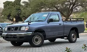 Nissan Pick-Up 2001 Purple