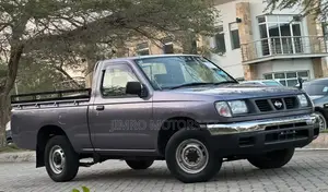 Nissan Pick-Up 2001 Purple