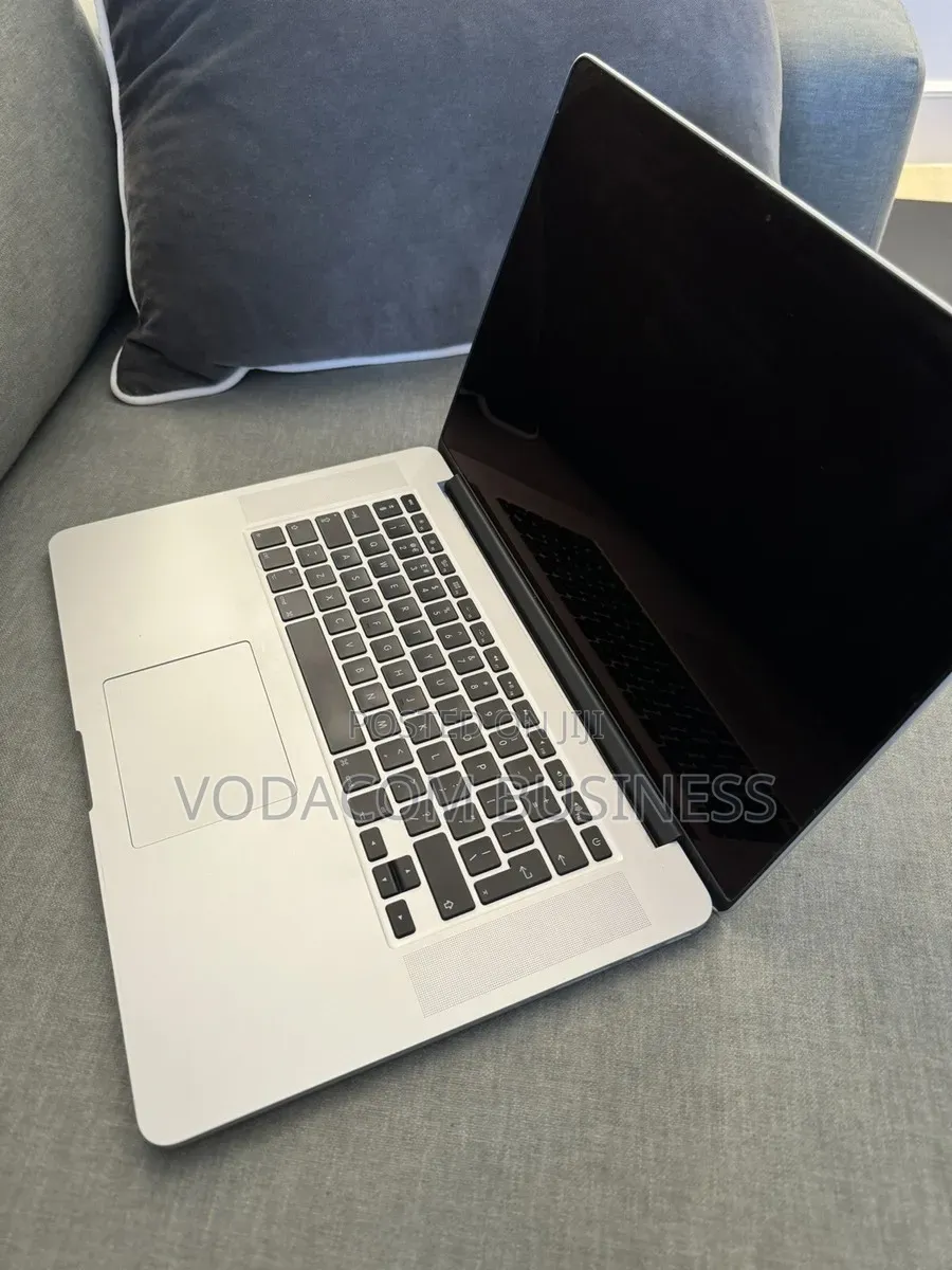Laptop Apple MacBook Pro 2015 8GB Intel Core i7 SSD 256GB