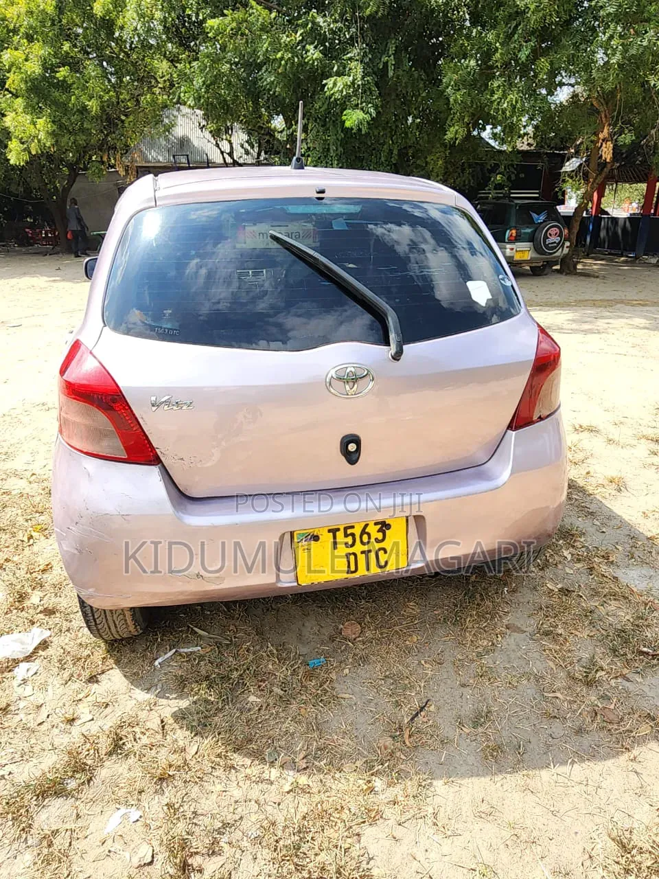 Toyota Vitz 2004 Pink
