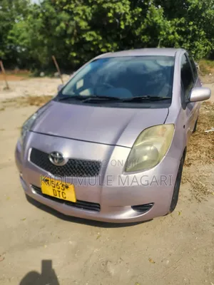 Toyota Vitz 2004 Pink