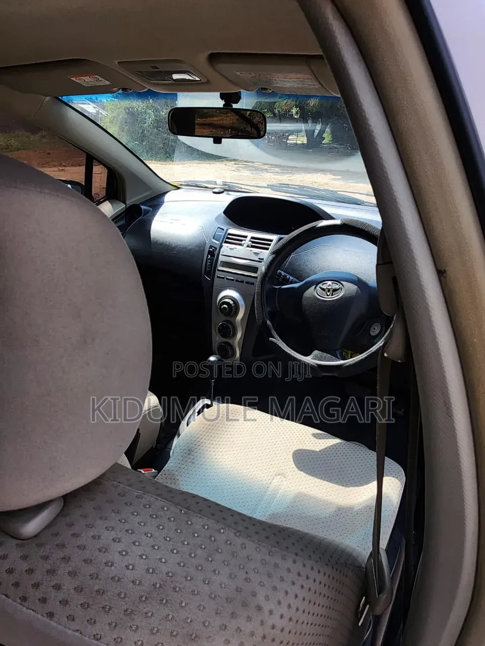 Toyota Vitz 2004 Pink