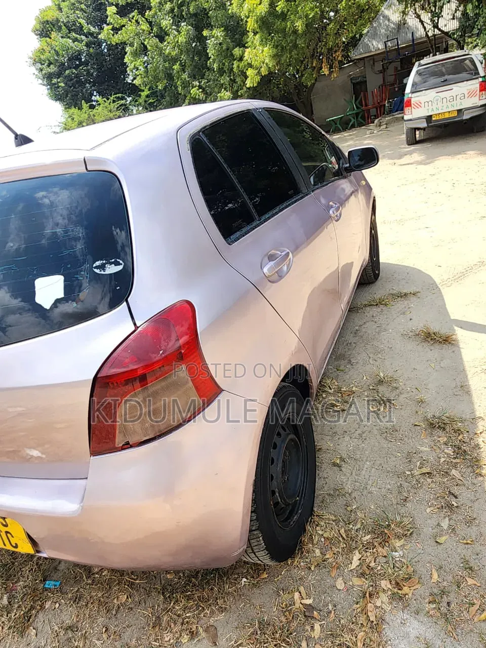 Toyota Vitz 2004 Pink