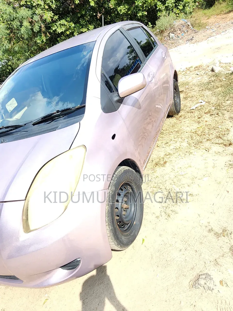 Toyota Vitz 2004 Pink