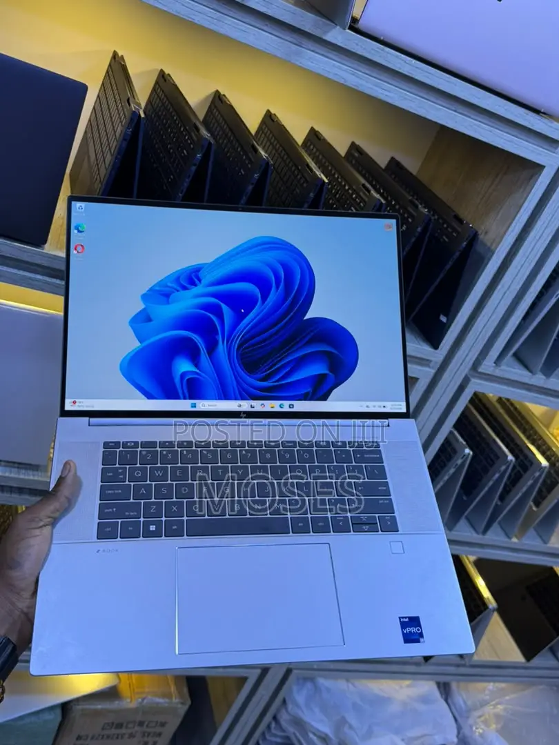 Laptop HP ZBook Studio 32GB Intel Core i9 SSD 512GB