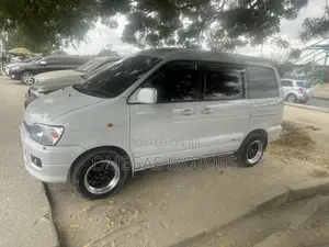 Toyota Noah 2.0 AWD (8 Seater) 2002 White