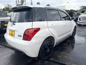 Toyota IST 2005 White