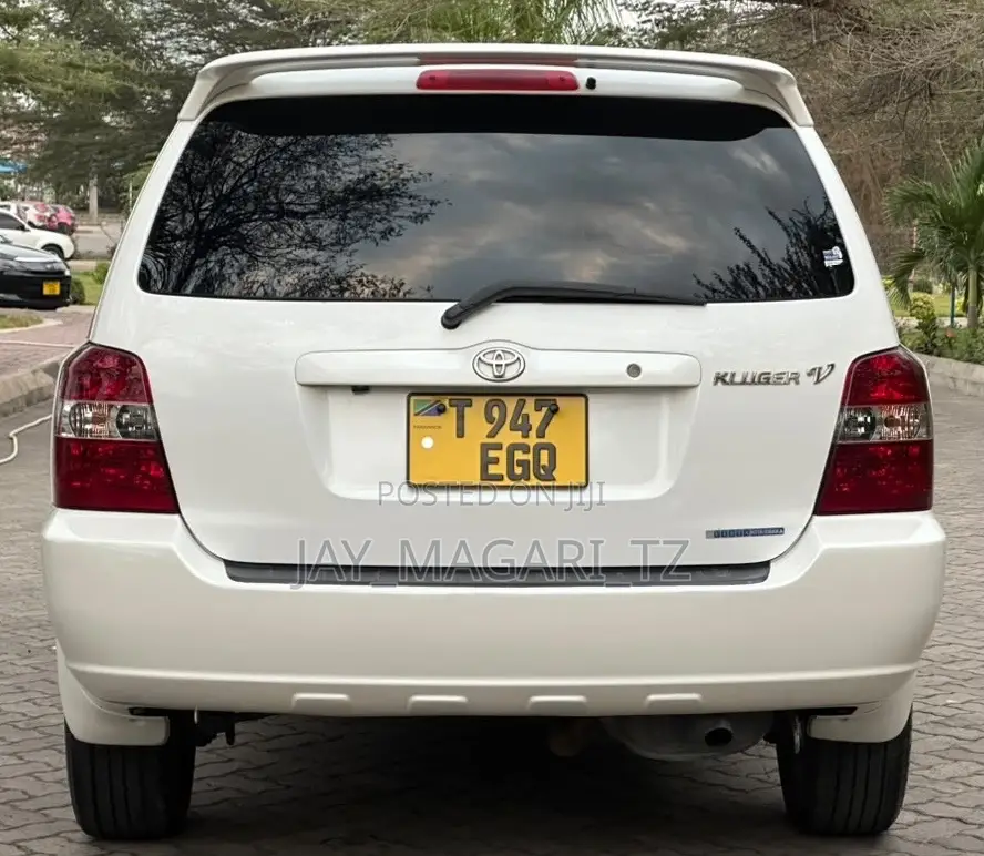 Toyota Kluger 2003 White
