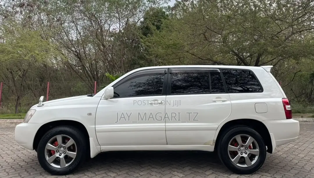 Toyota Kluger 2003 White